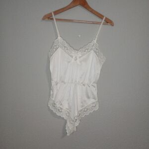 Vintage Ashley Taylor lace trim teddy